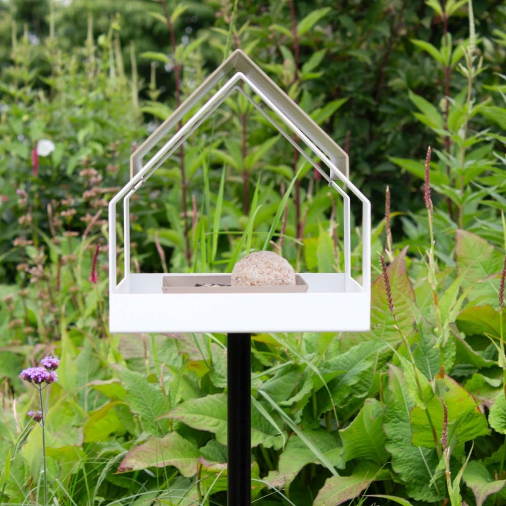The Barn – Vogelvoederhuisje op paal – Diverse Kleuren