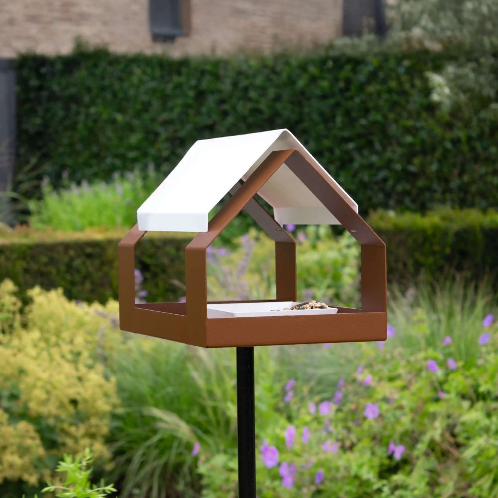 The Barn – Vogelvoederhuisje op paal – Diverse Kleuren