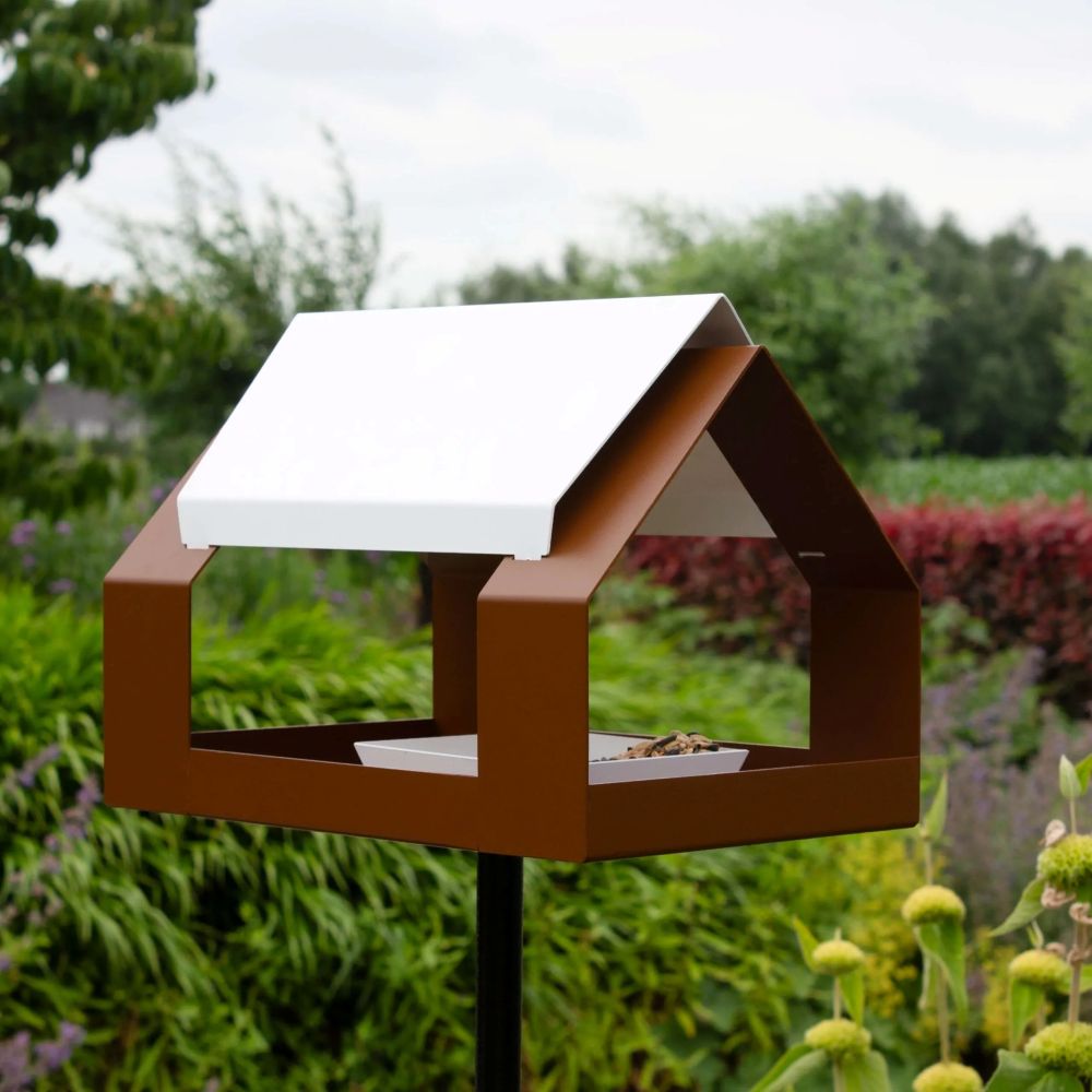 The Barn – Vogelvoederhuisje op paal – Diverse Kleuren