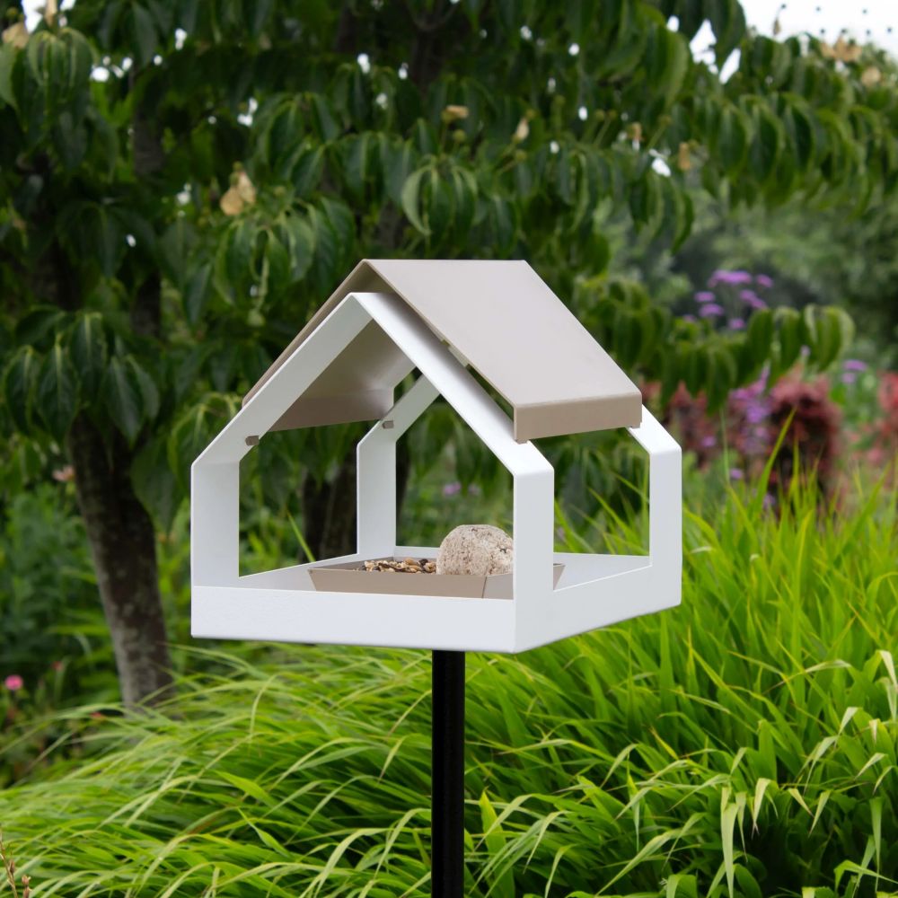The Barn – Vogelvoederhuisje op paal – Diverse Kleuren