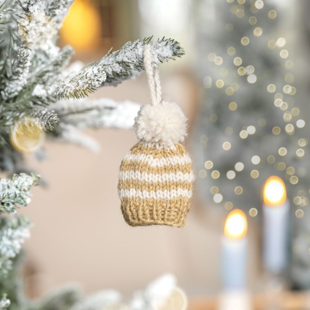 Hanger Muts Pompom - Diverse Kleuren