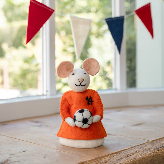 Oranje Voetbaldecoratie van Wolvilt – Handgemaakt & Duurzaam