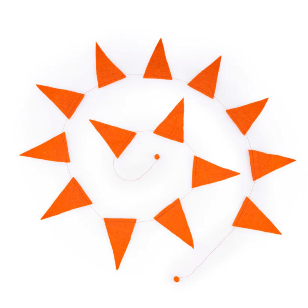 Oranje Voetbaldecoratie van Wolvilt – Handgemaakt & Duurzaam