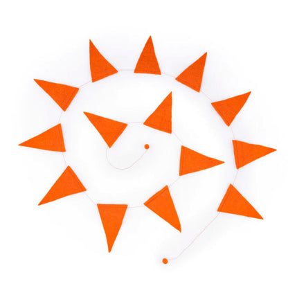 Oranje Voetbaldecoratie van Wolvilt – Handgemaakt & Duurzaam